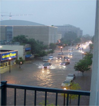 Flash flooding in Oklahoma City, Okla. in June 2010 (Photo: JC Reiss)