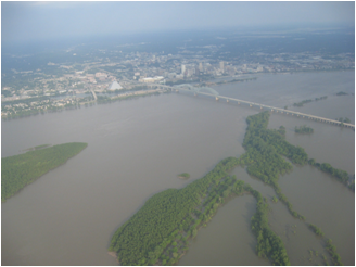 River flooding near Memphis, Tenn. in May 2011 (Photo: Barry Keim)
