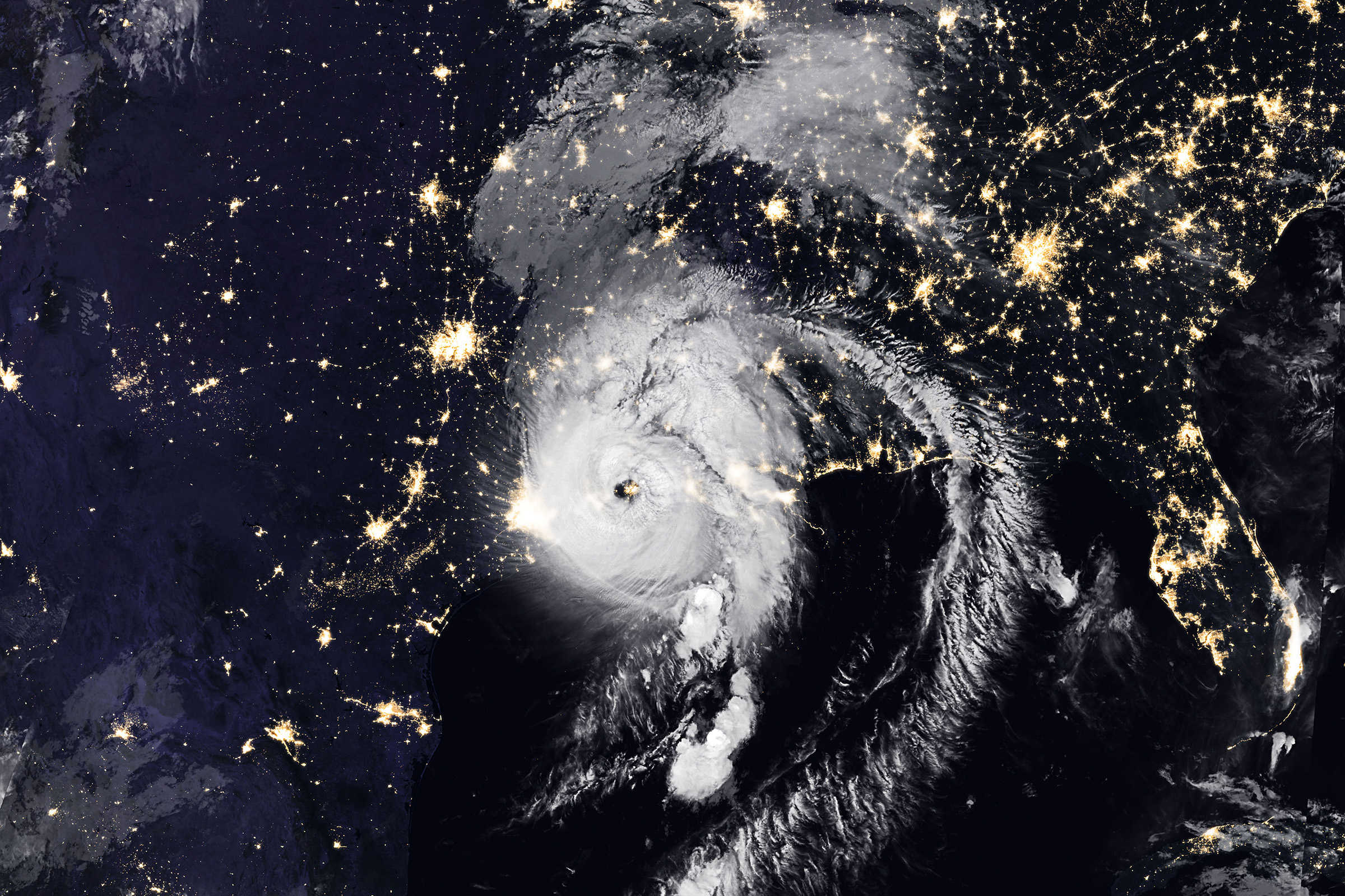 SPTLA Cover - Hurricane Laura Making Landfall